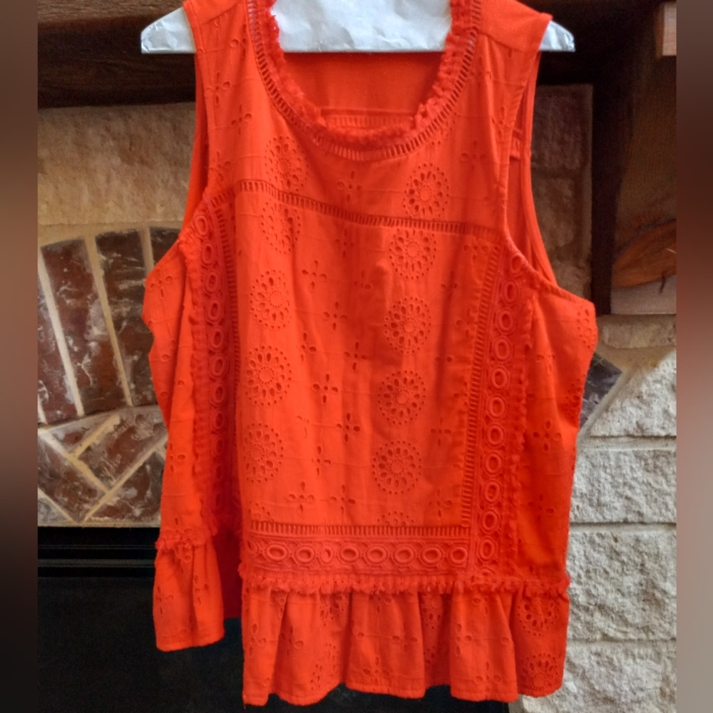 Crown and Ivy Eyelet Top Sz XL Sleeveless